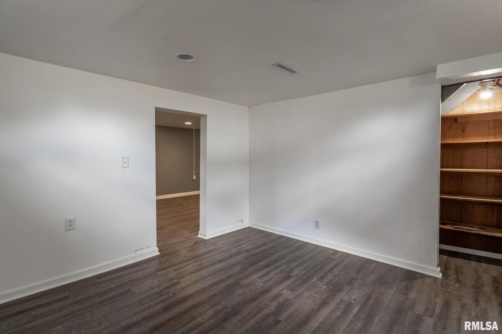 6711 RIDGE Drive