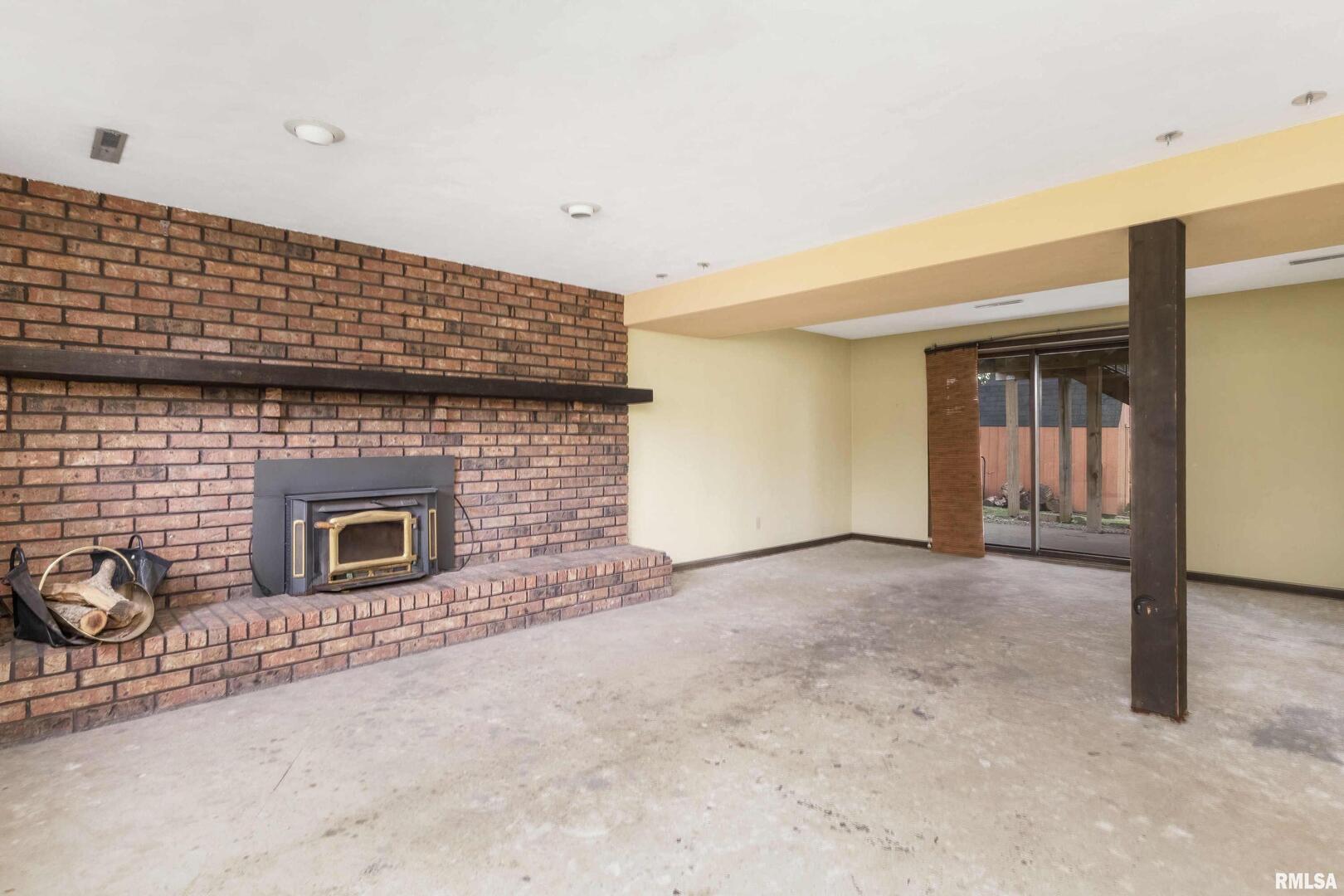 2735 DANIELS Court