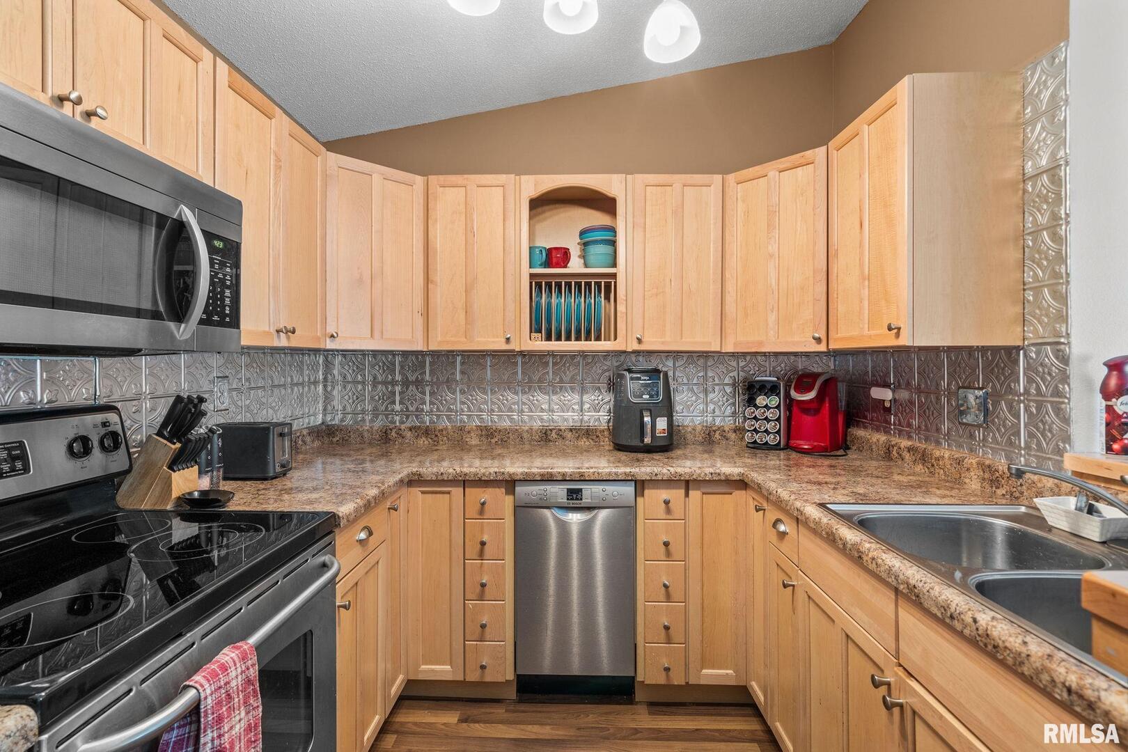 4633 CROW CREEK Court