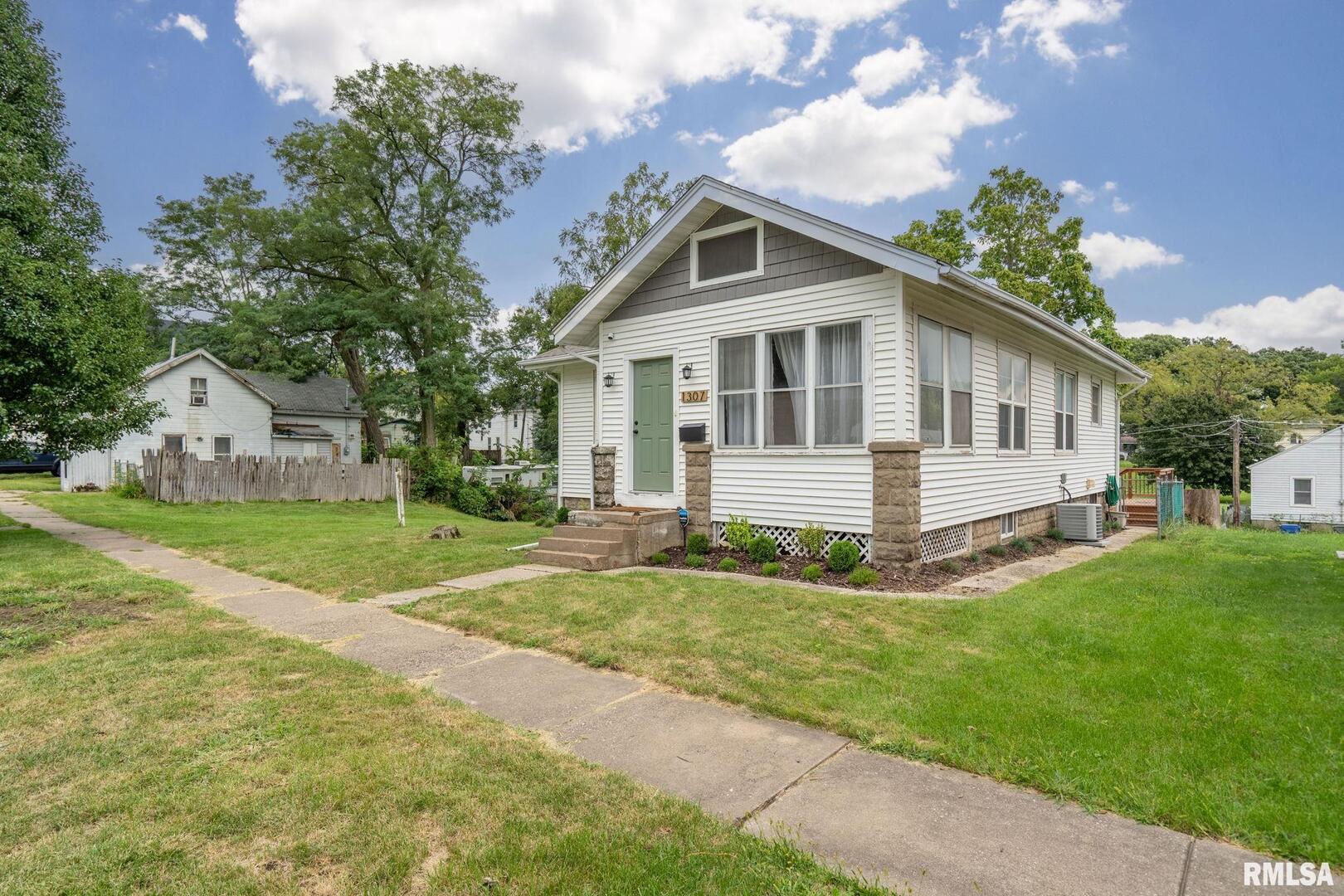 1307 GAINES Street