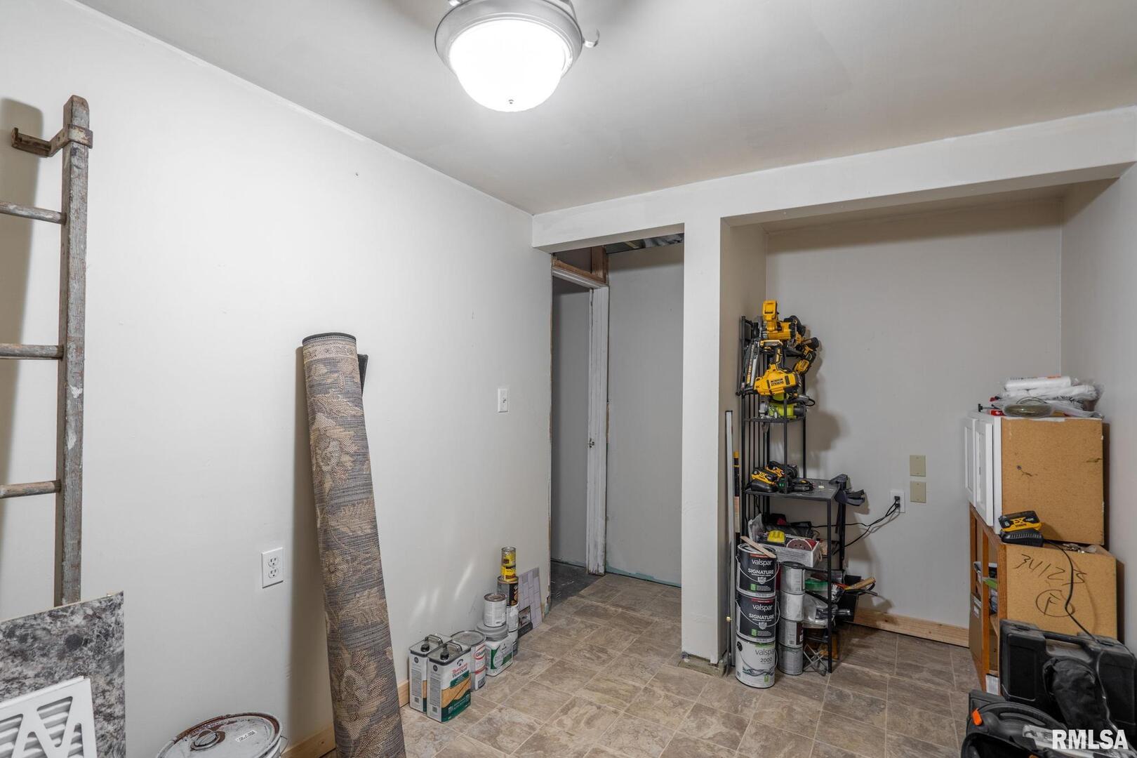1307 GAINES Street