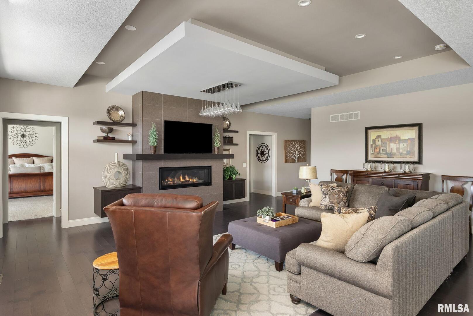 5361 EMILY Court