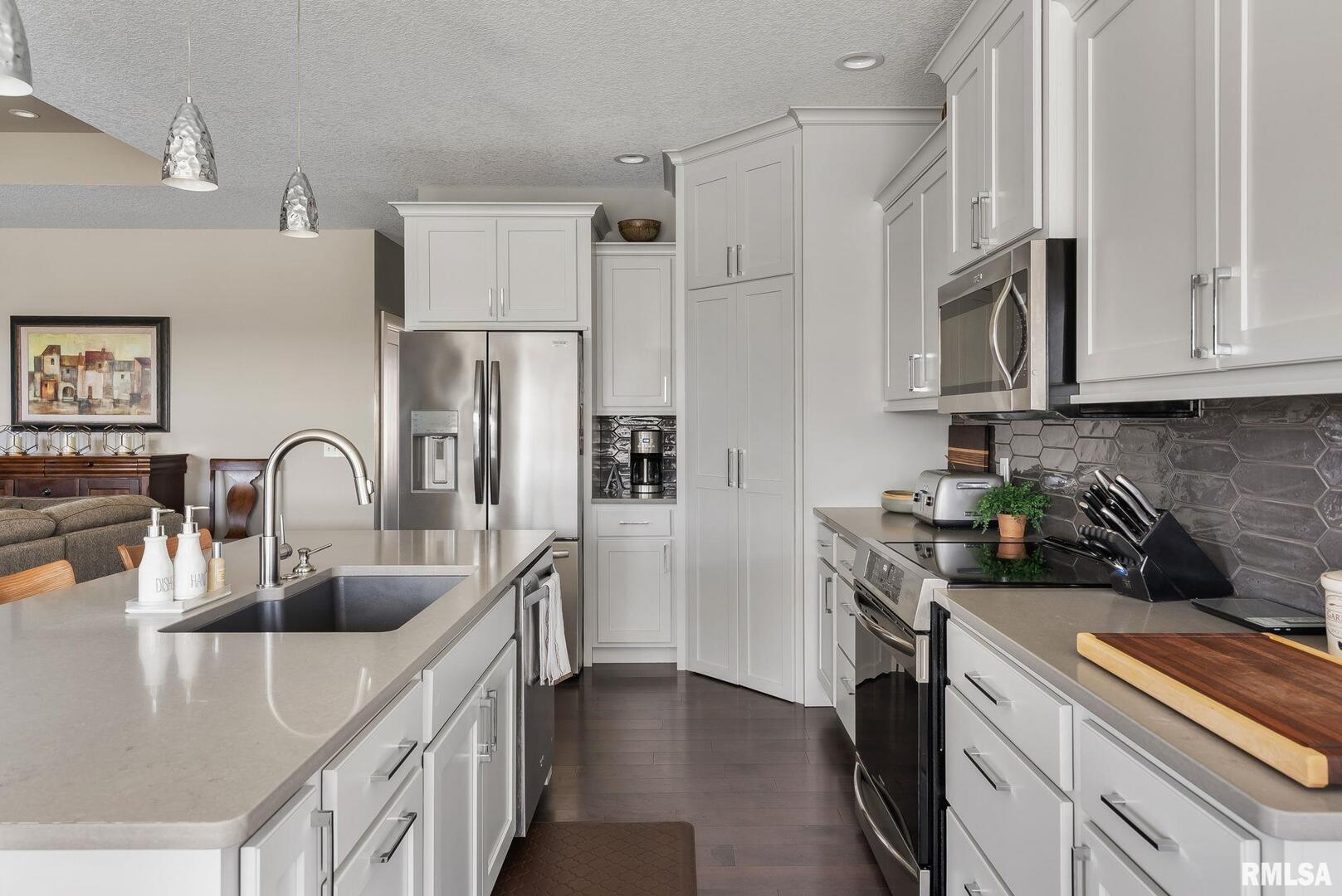 5361 EMILY Court