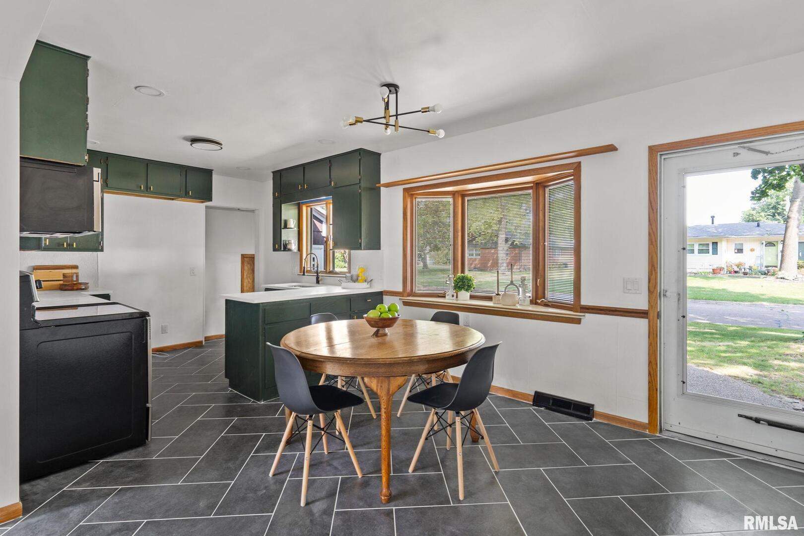 2815 4TH Street Court
