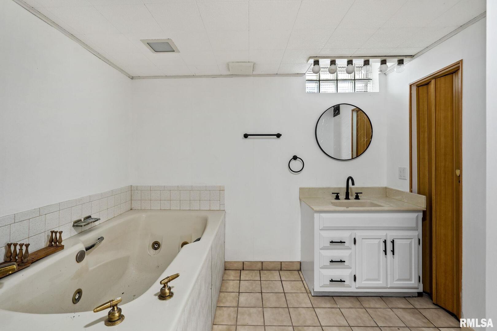 2815 4TH Street Court