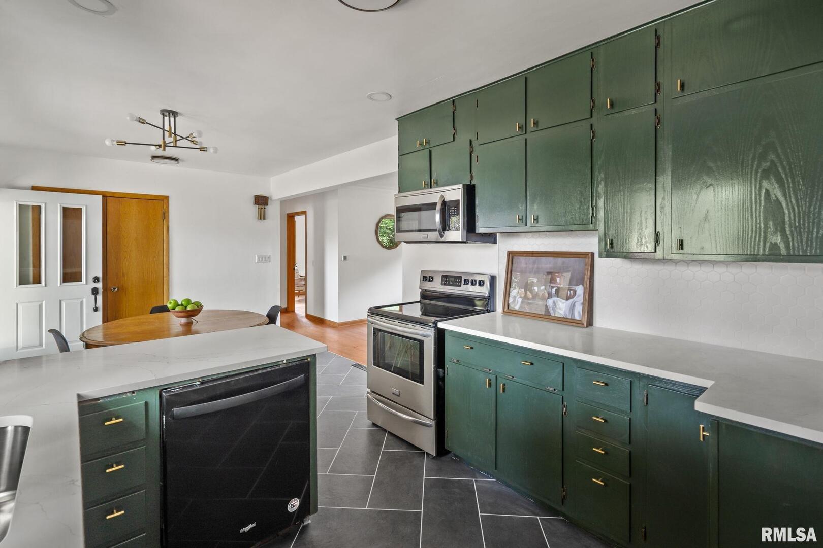 2815 4TH Street Court
