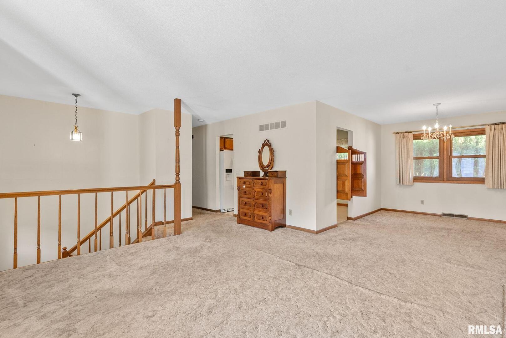 2824 CARRIAGE HILL Drive