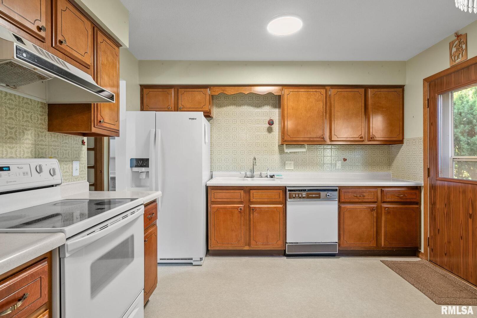 2824 CARRIAGE HILL Drive