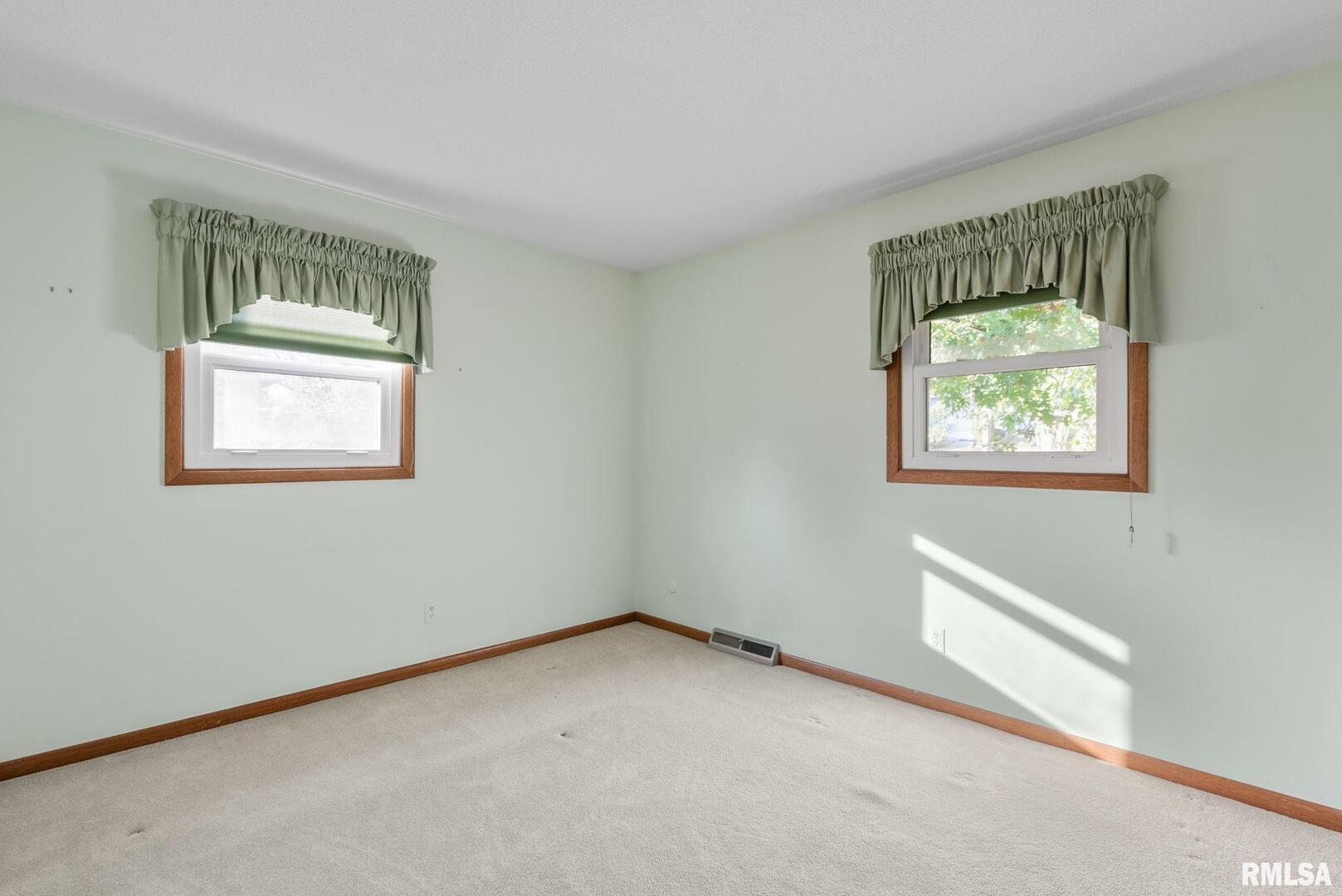 2824 CARRIAGE HILL Drive
