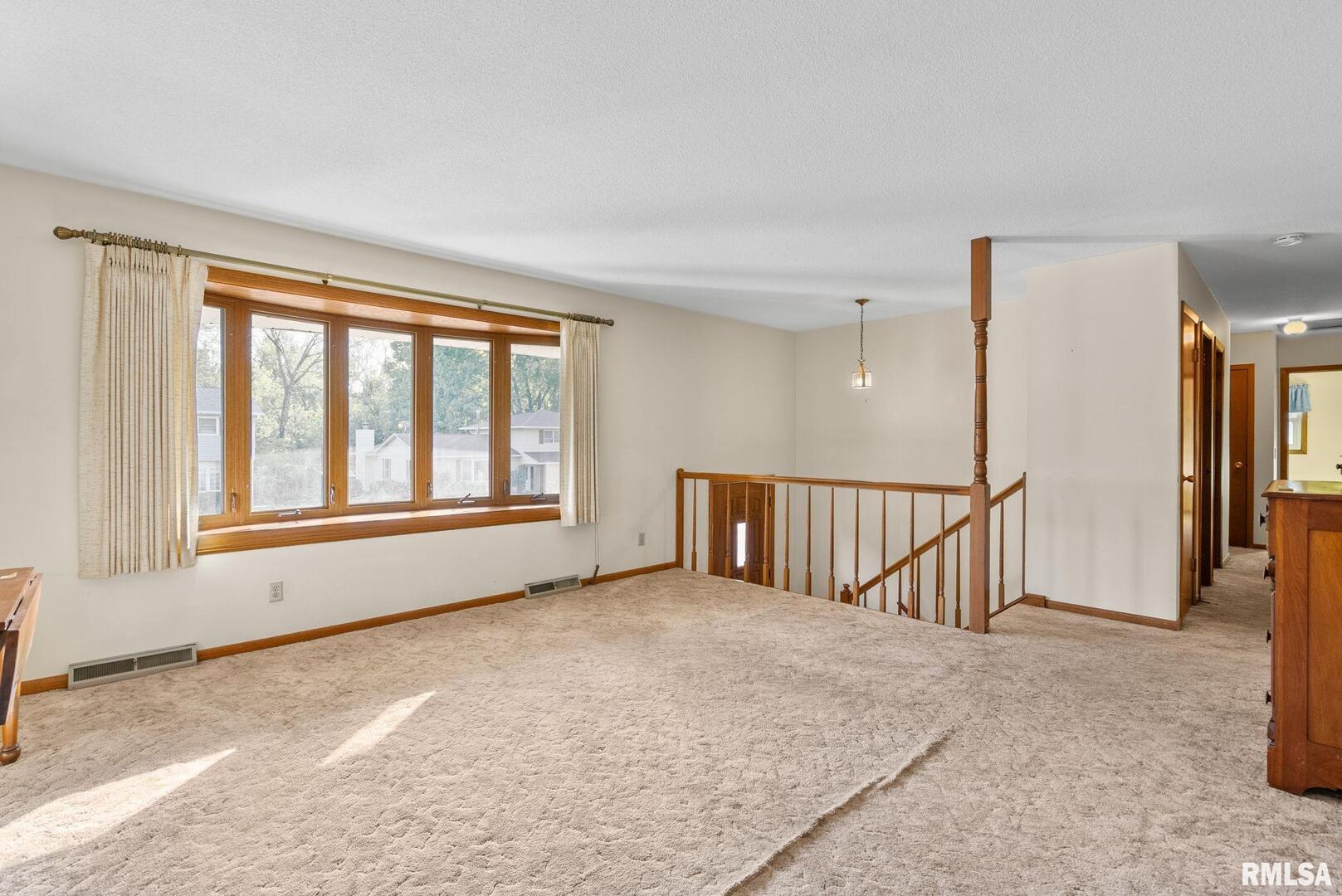 2824 CARRIAGE HILL Drive