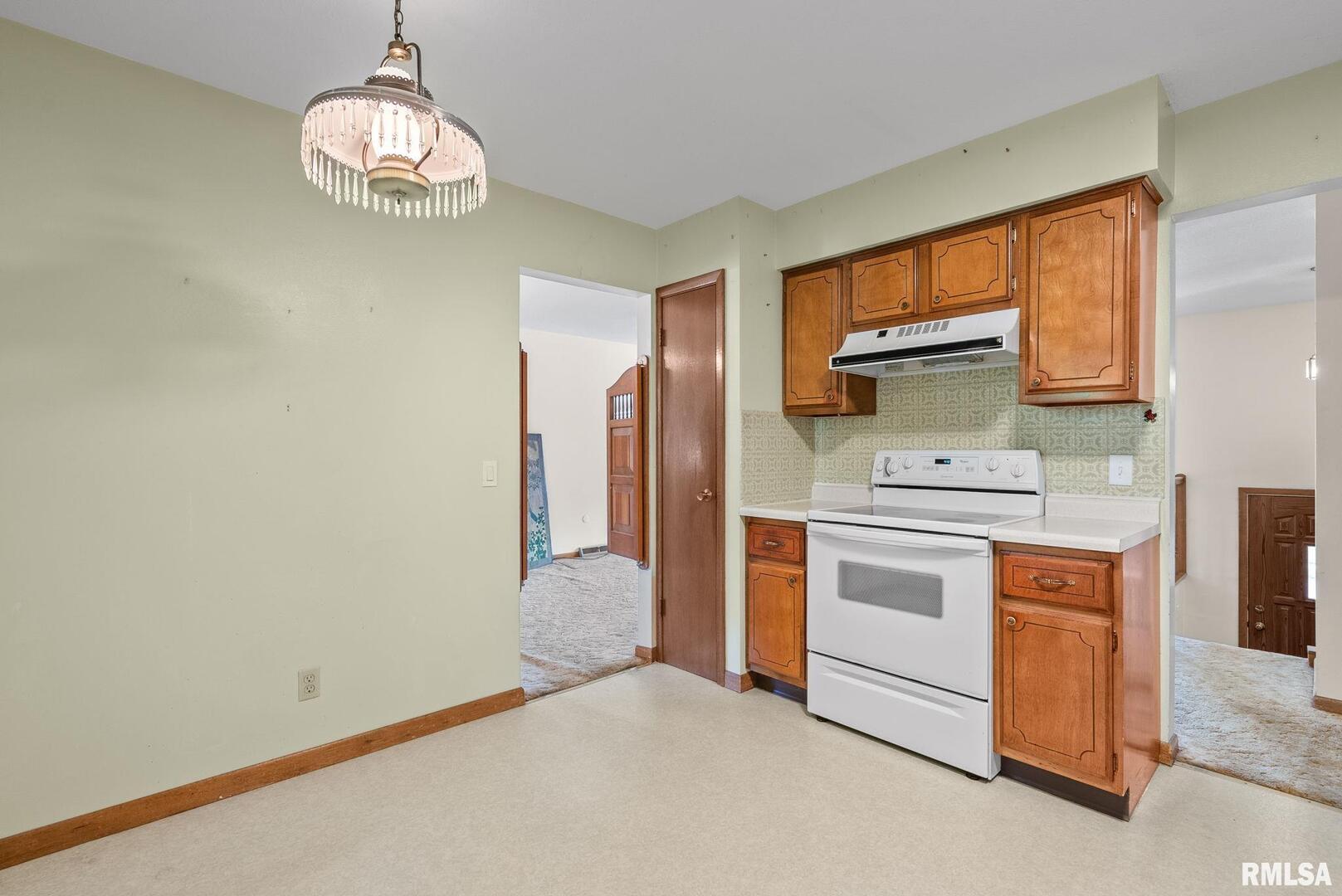 2824 CARRIAGE HILL Drive