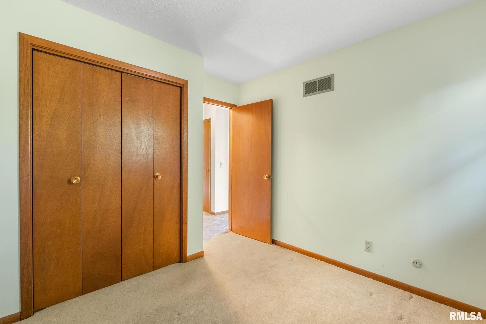 2824 CARRIAGE HILL Drive