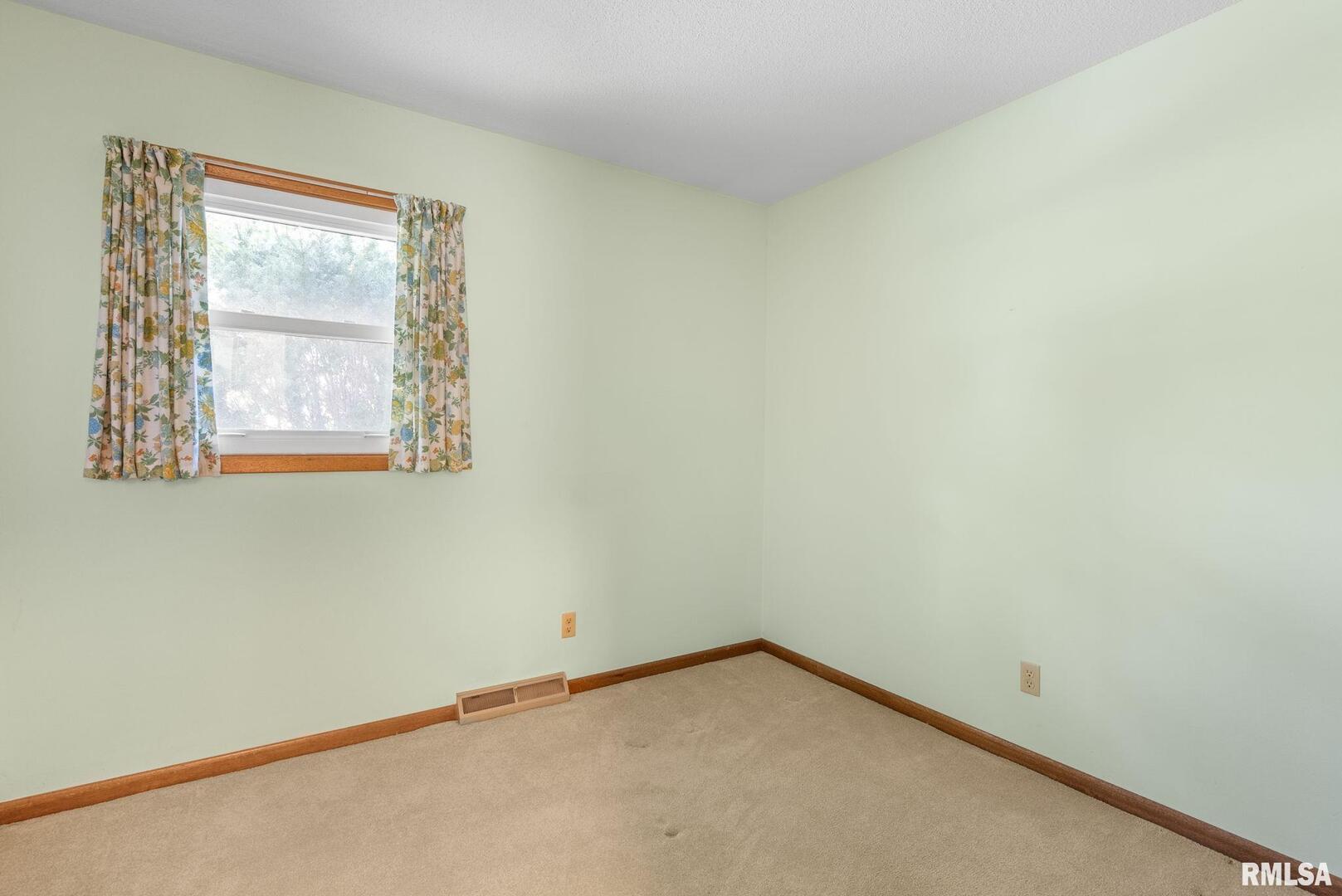 2824 CARRIAGE HILL Drive