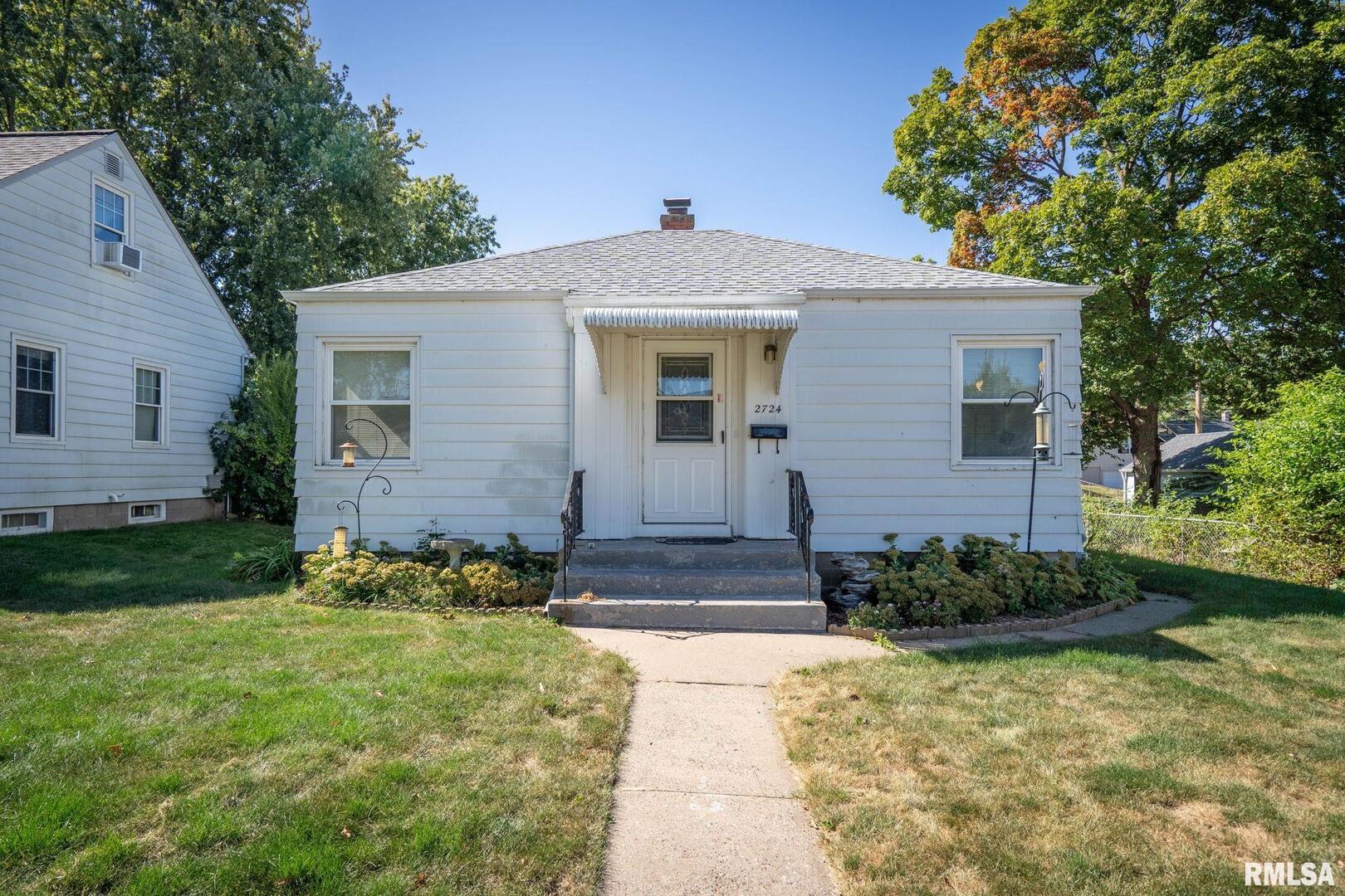 2724 COLLEGE Avenue