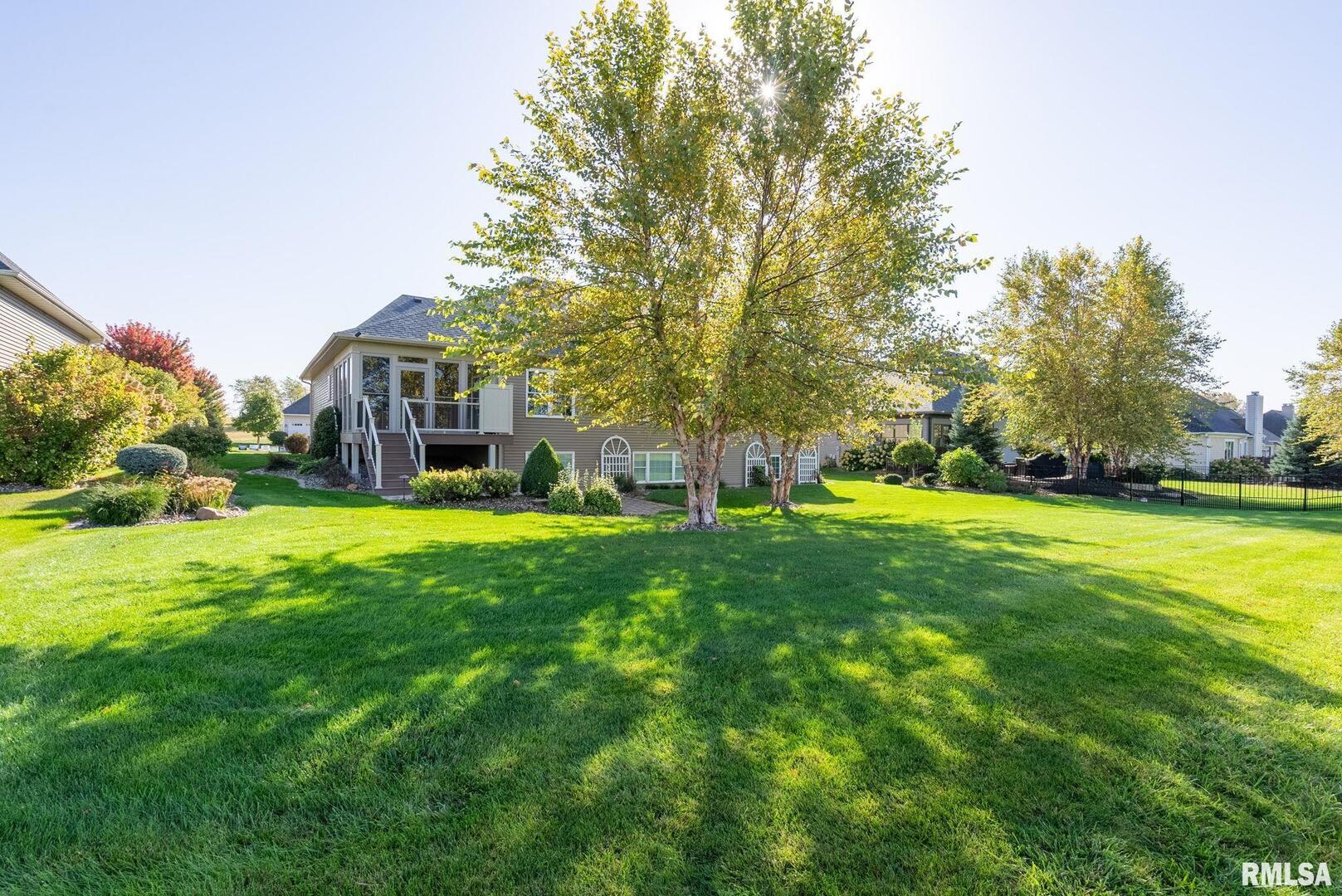 20 COUNTRY CLUB Court