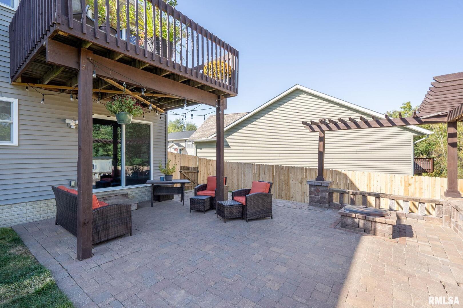 14 W VILLAGE Circle