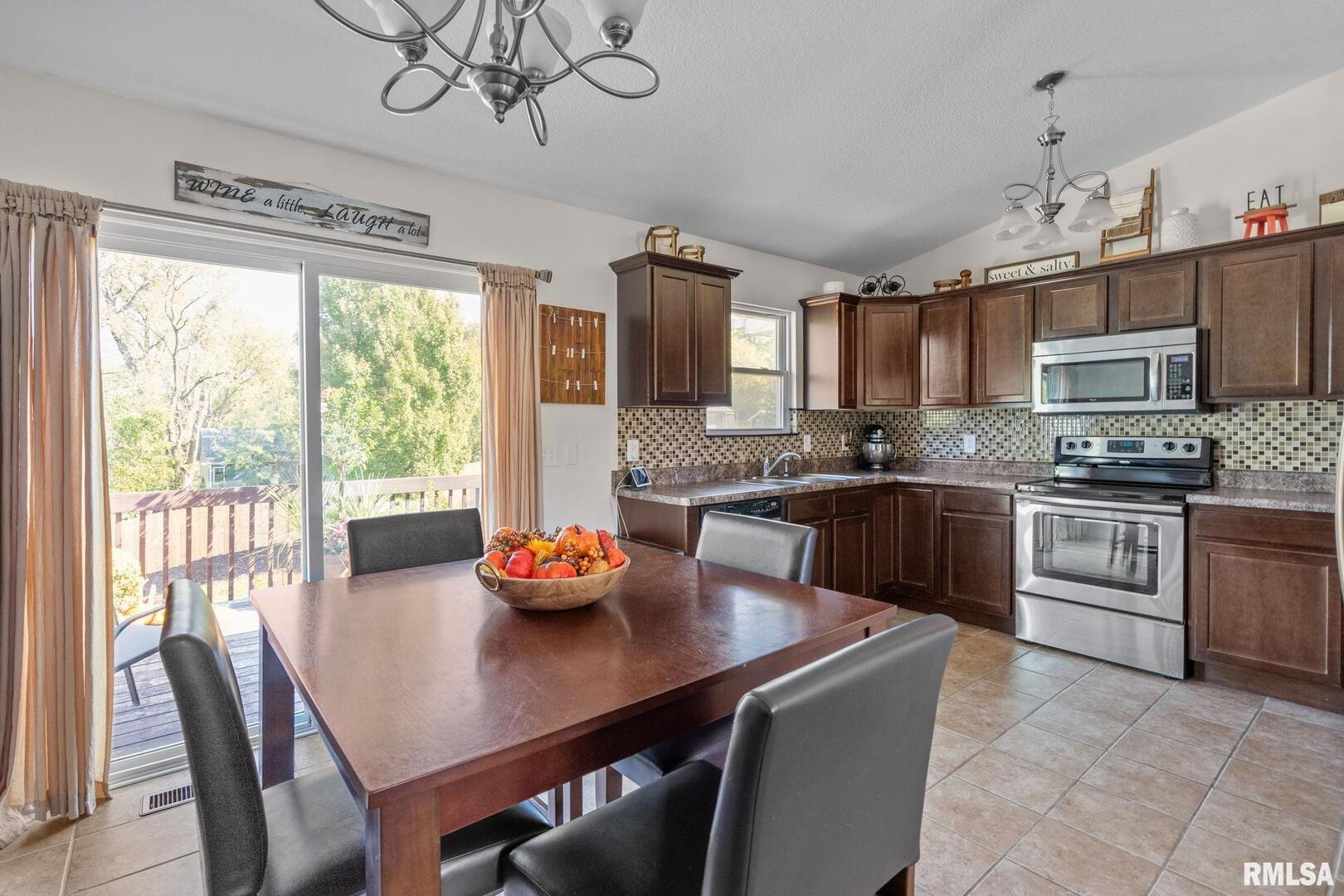 14 W VILLAGE Circle