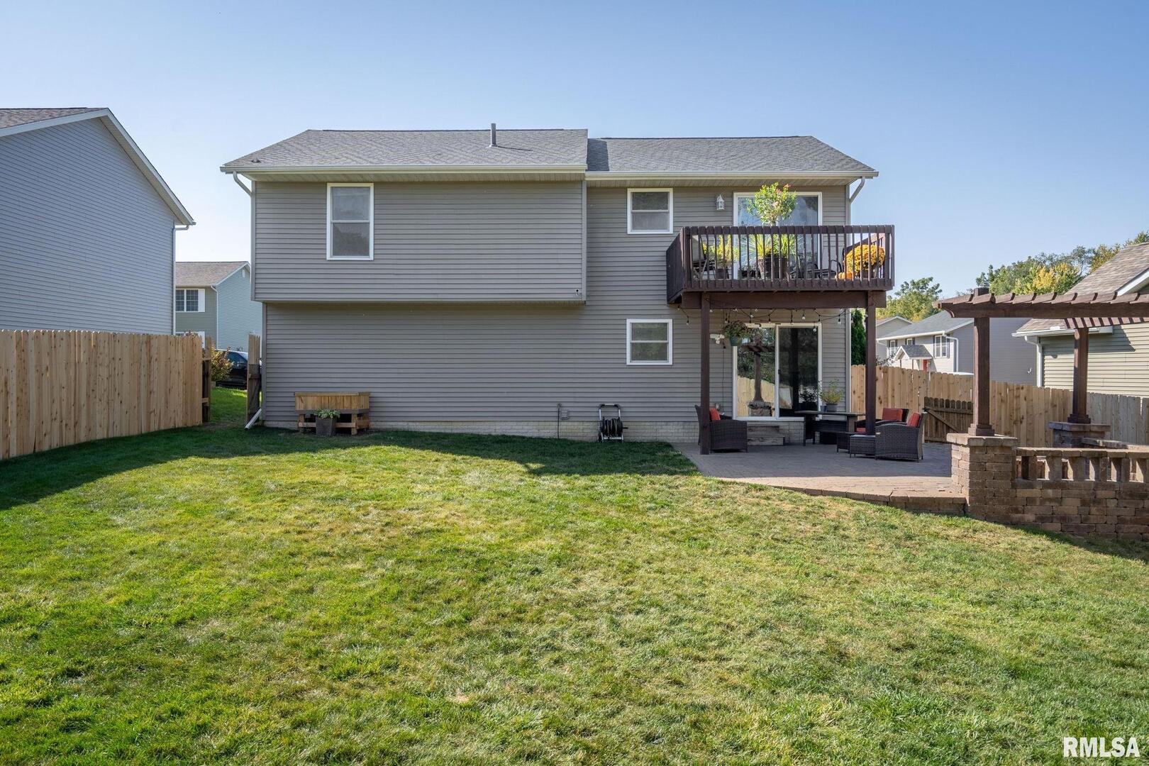 14 W VILLAGE Circle