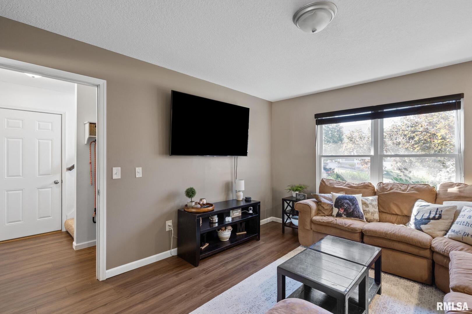 14 W VILLAGE Circle