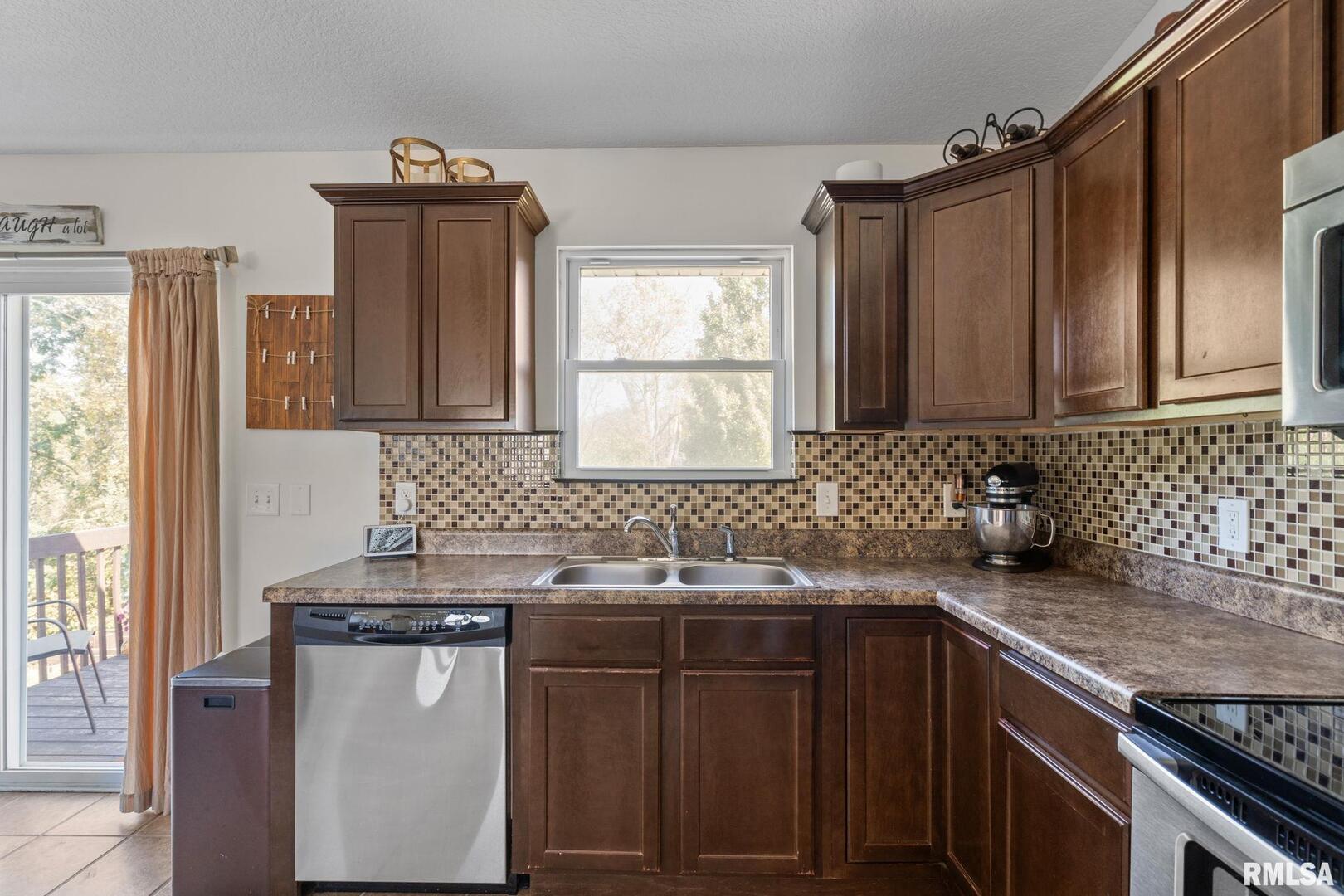 14 W VILLAGE Circle