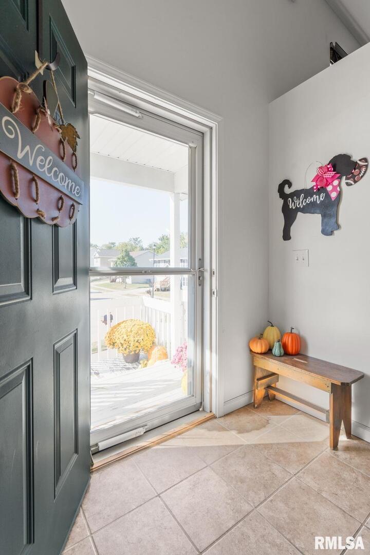 14 W VILLAGE Circle