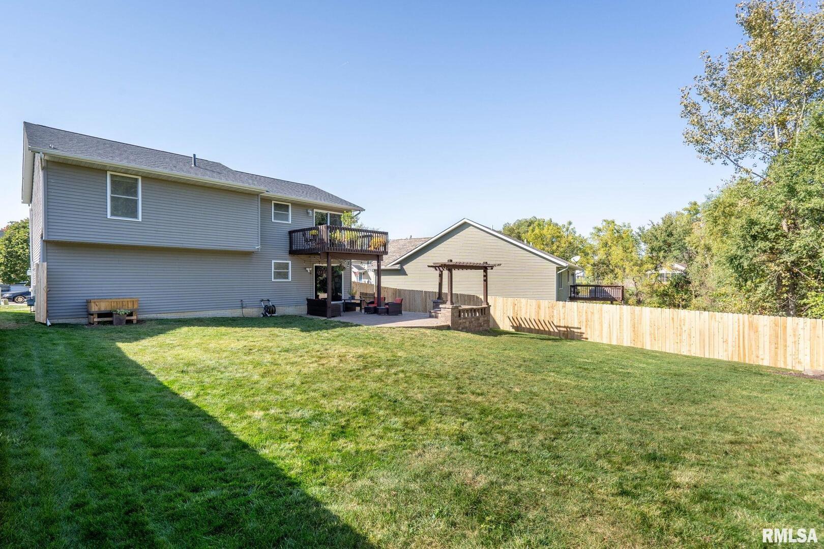 14 W VILLAGE Circle