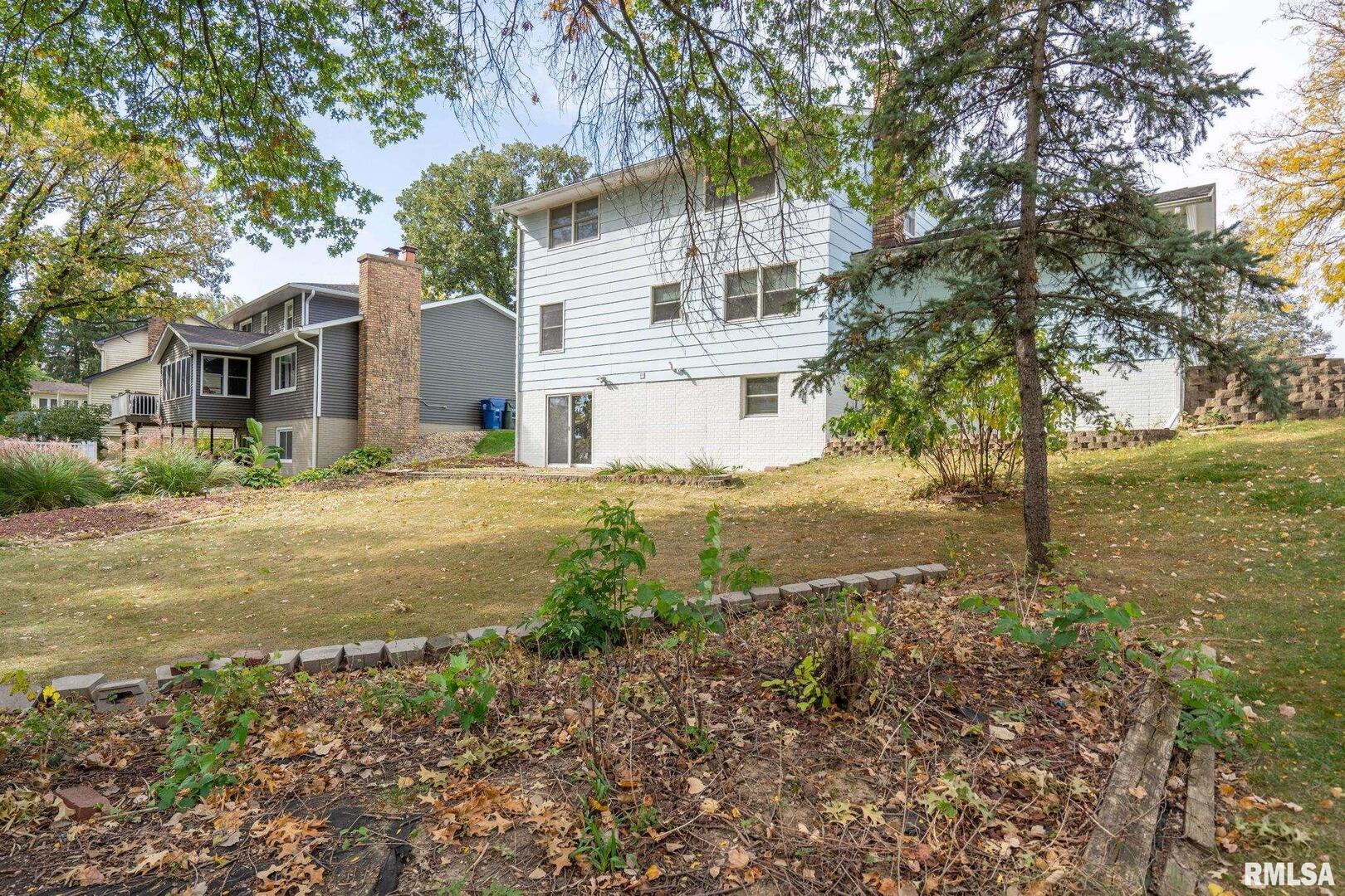 3319 N ELMWOOD Avenue