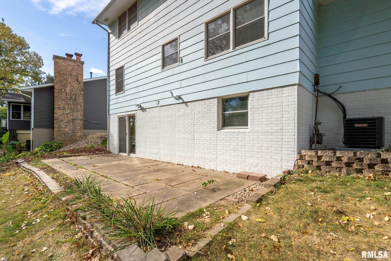 3319 N ELMWOOD Avenue