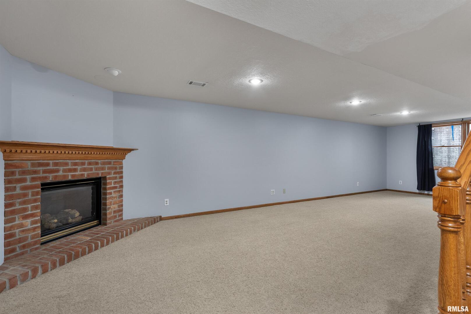 2076 ASHFORD Road