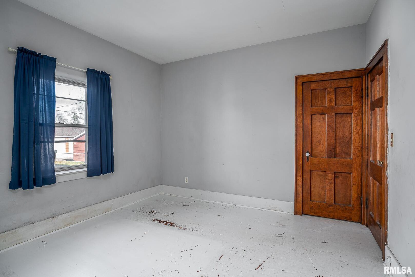 1108 W 16TH Street