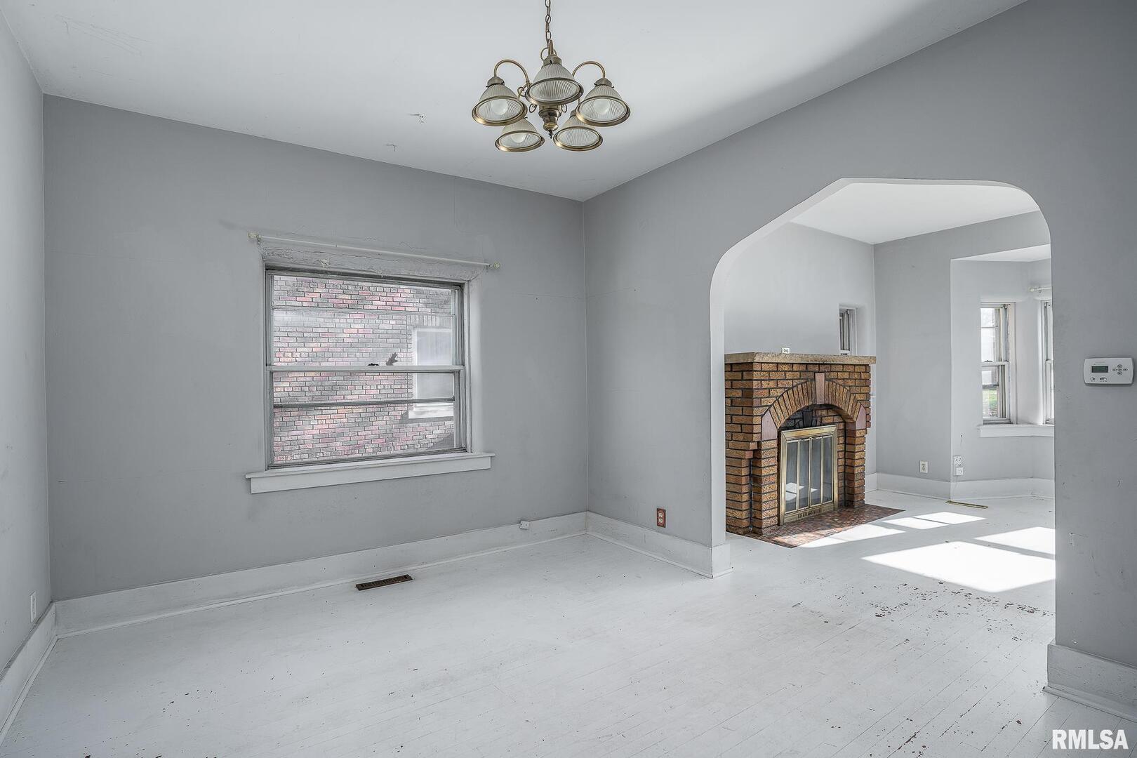 1108 W 16TH Street