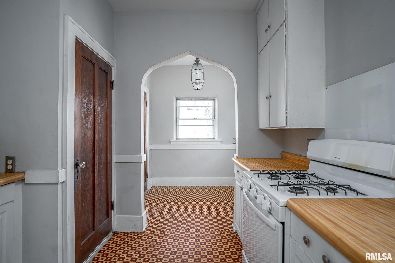 1108 W 16TH Street