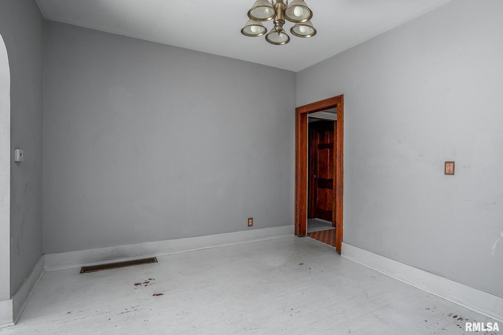 1108 W 16TH Street