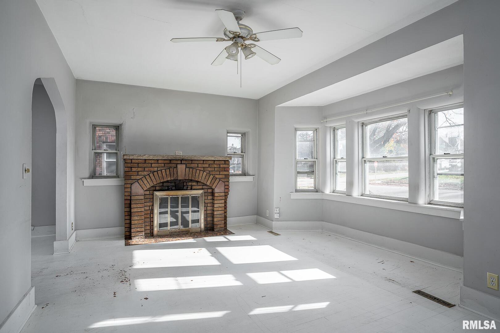 1108 W 16TH Street