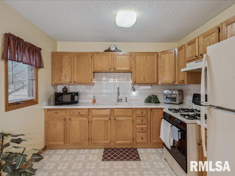 1316 W 53RD Street