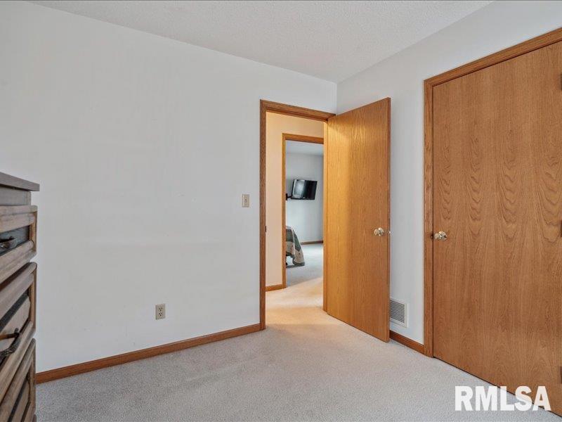 1316 W 53RD Street