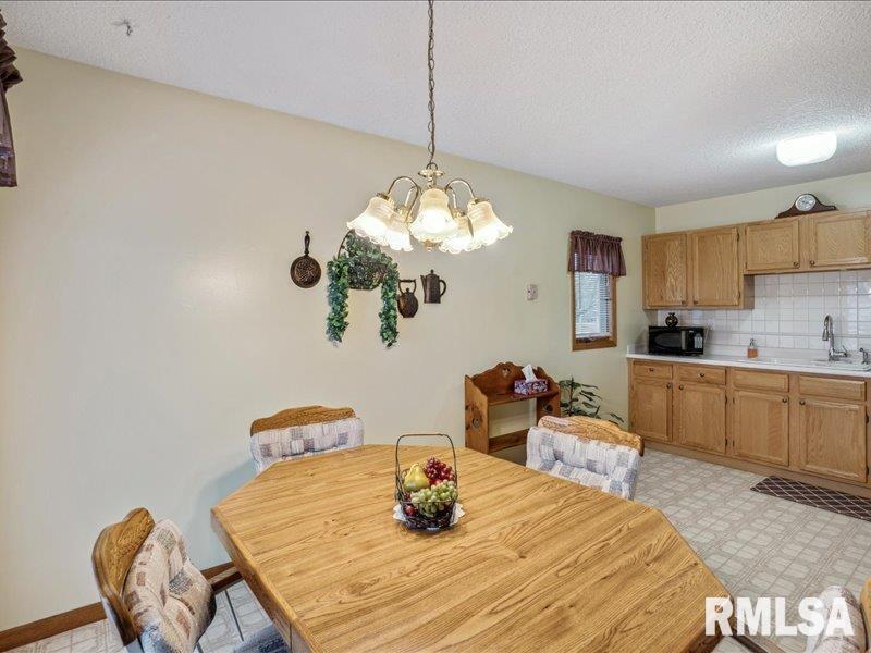 1316 W 53RD Street