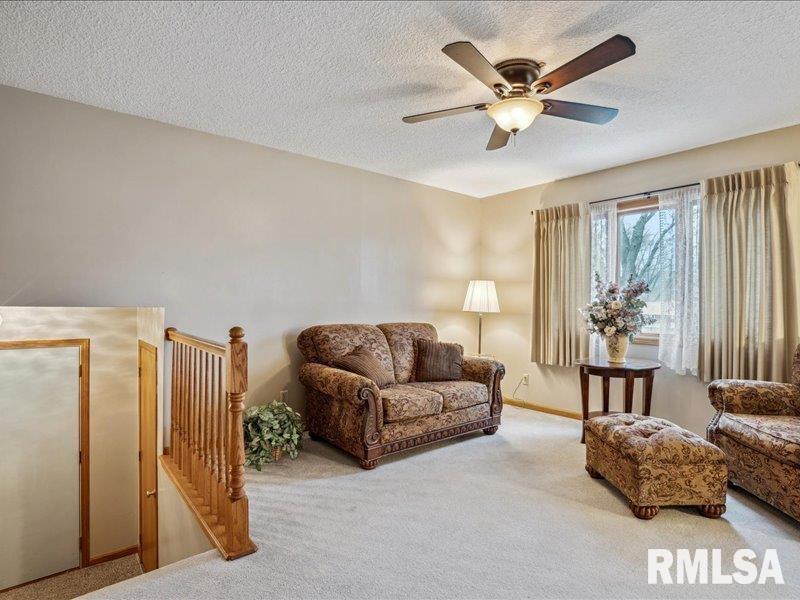 1316 W 53RD Street