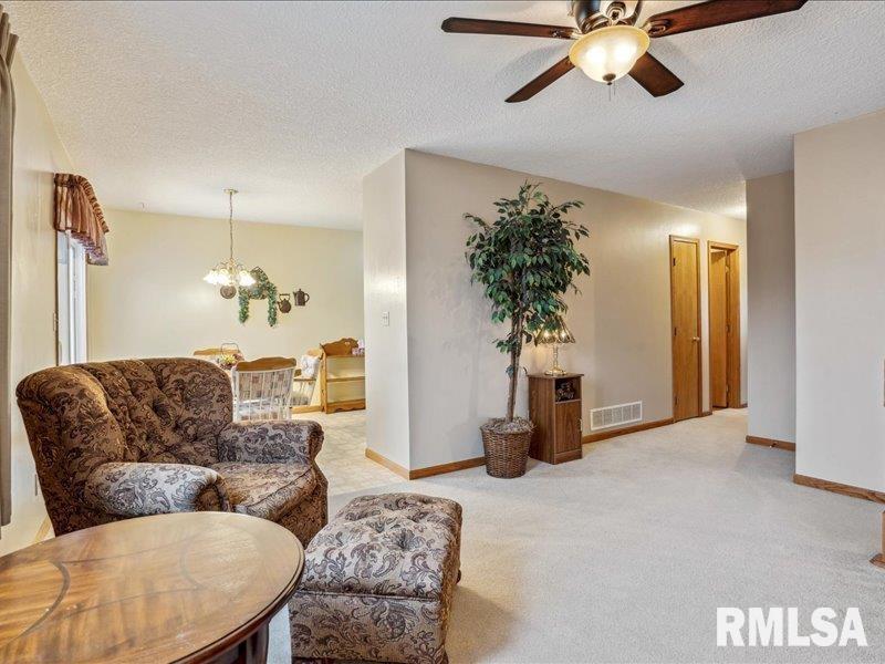 1316 W 53RD Street