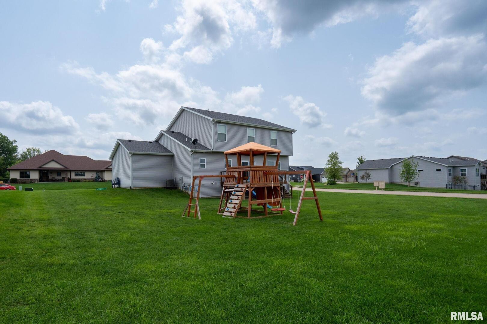 918 W PINEHURST Drive