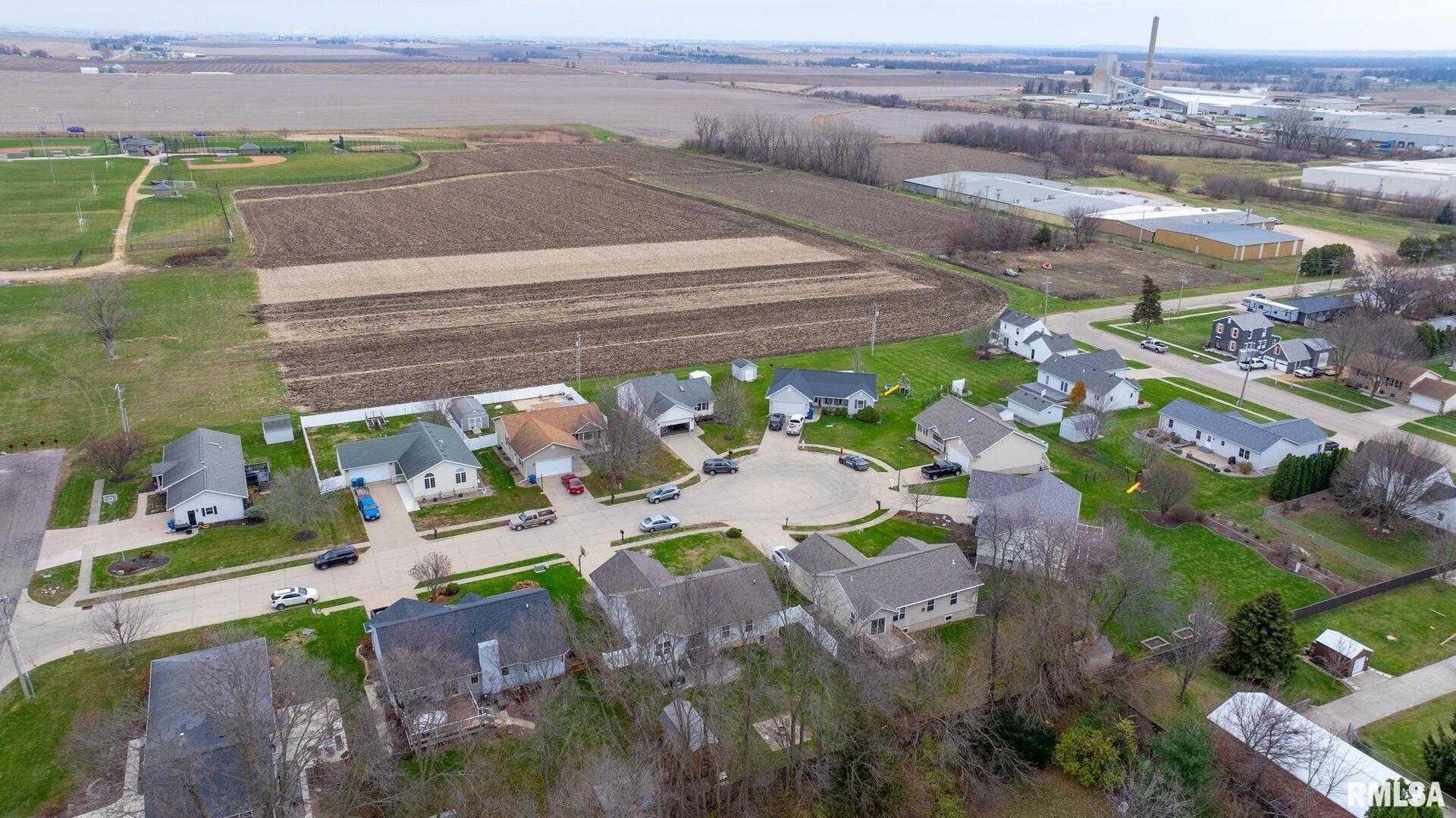 513 LEE Court