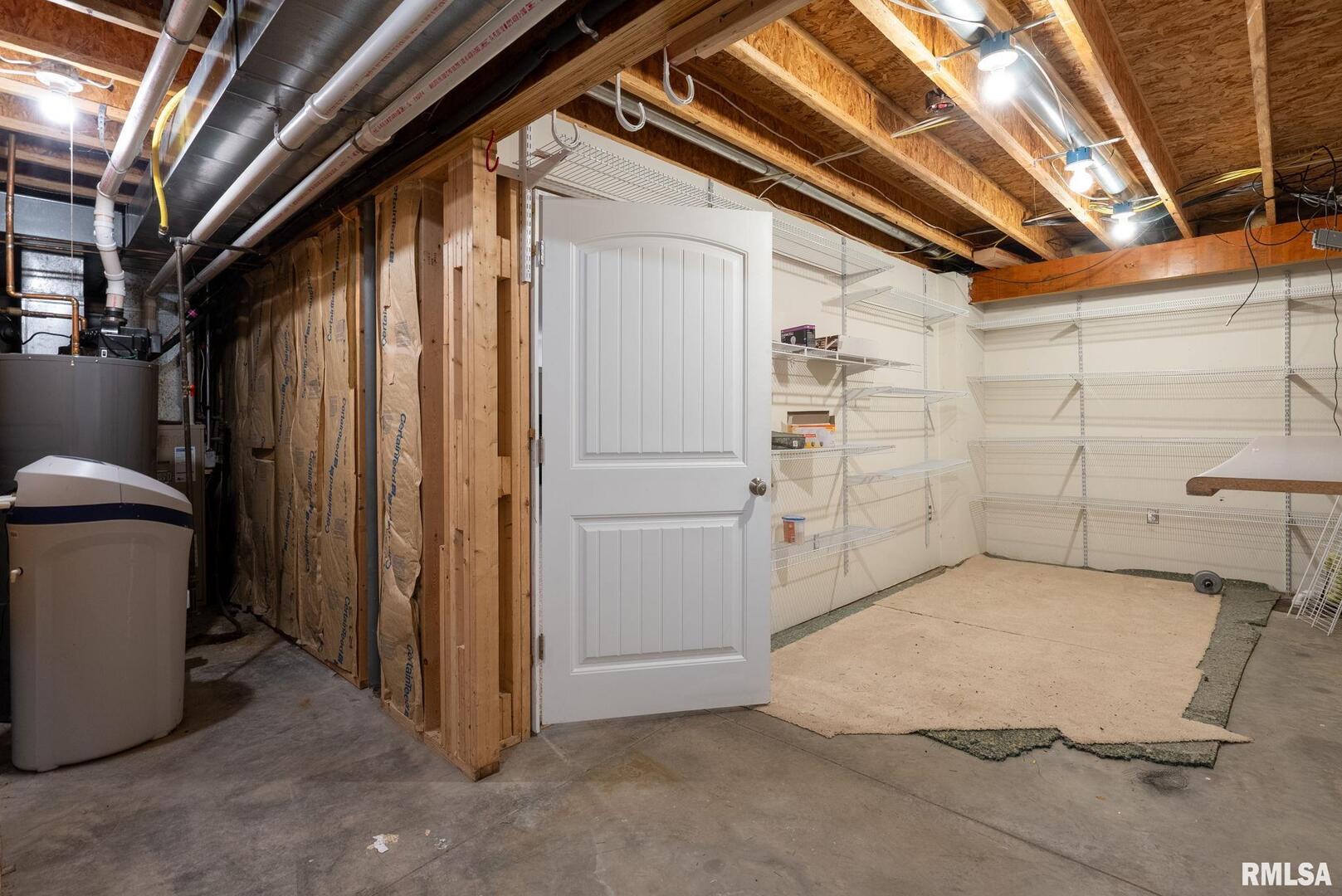 513 LEE Court