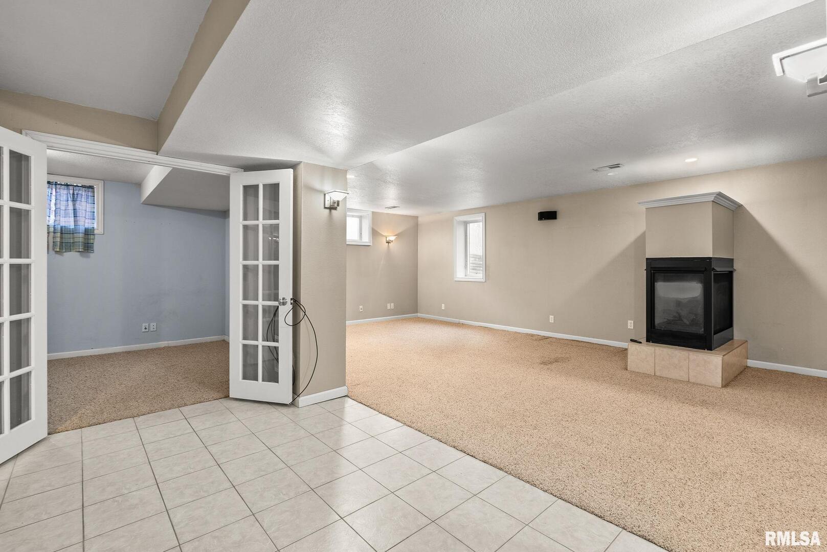 513 LEE Court