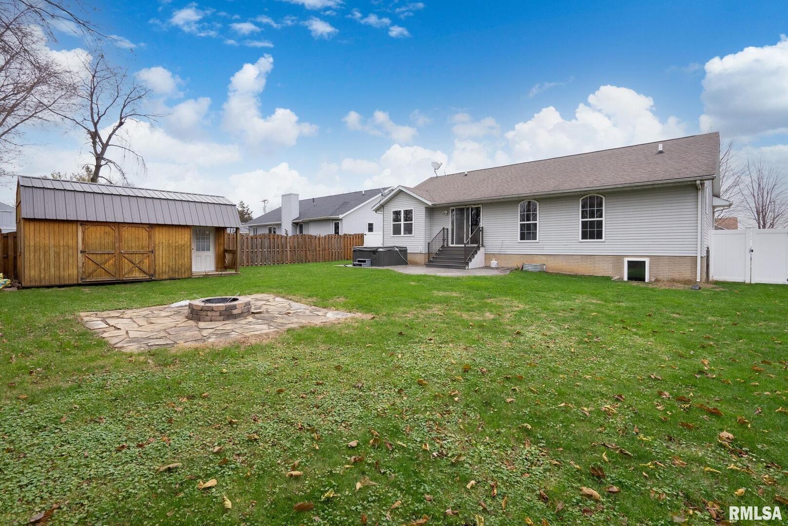 513 LEE Court