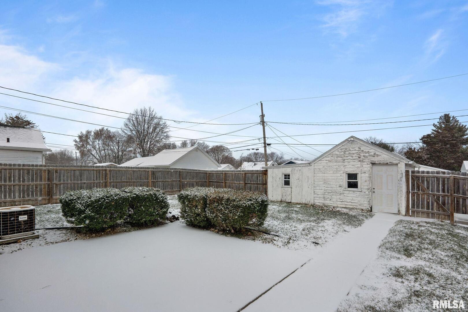 2120 W HIGH Street