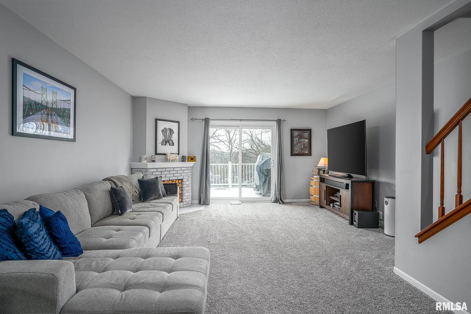 3077 WILLOWWOOD Drive