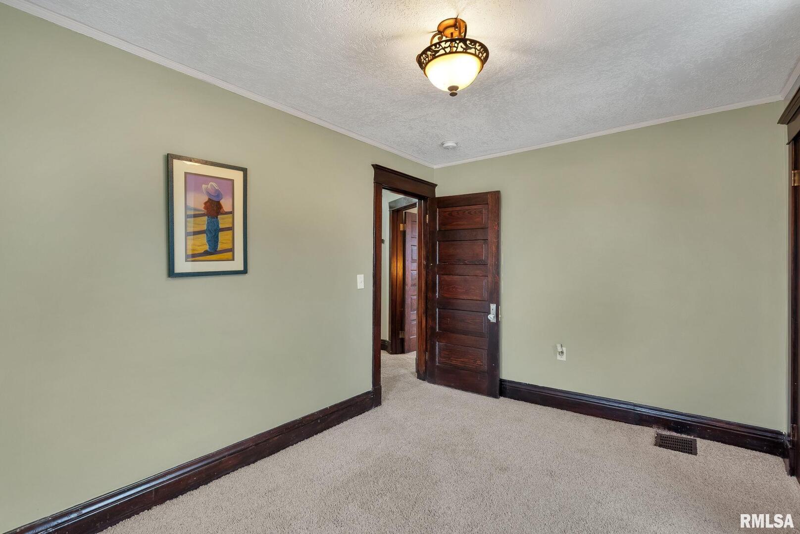 211 E LOCUST Street