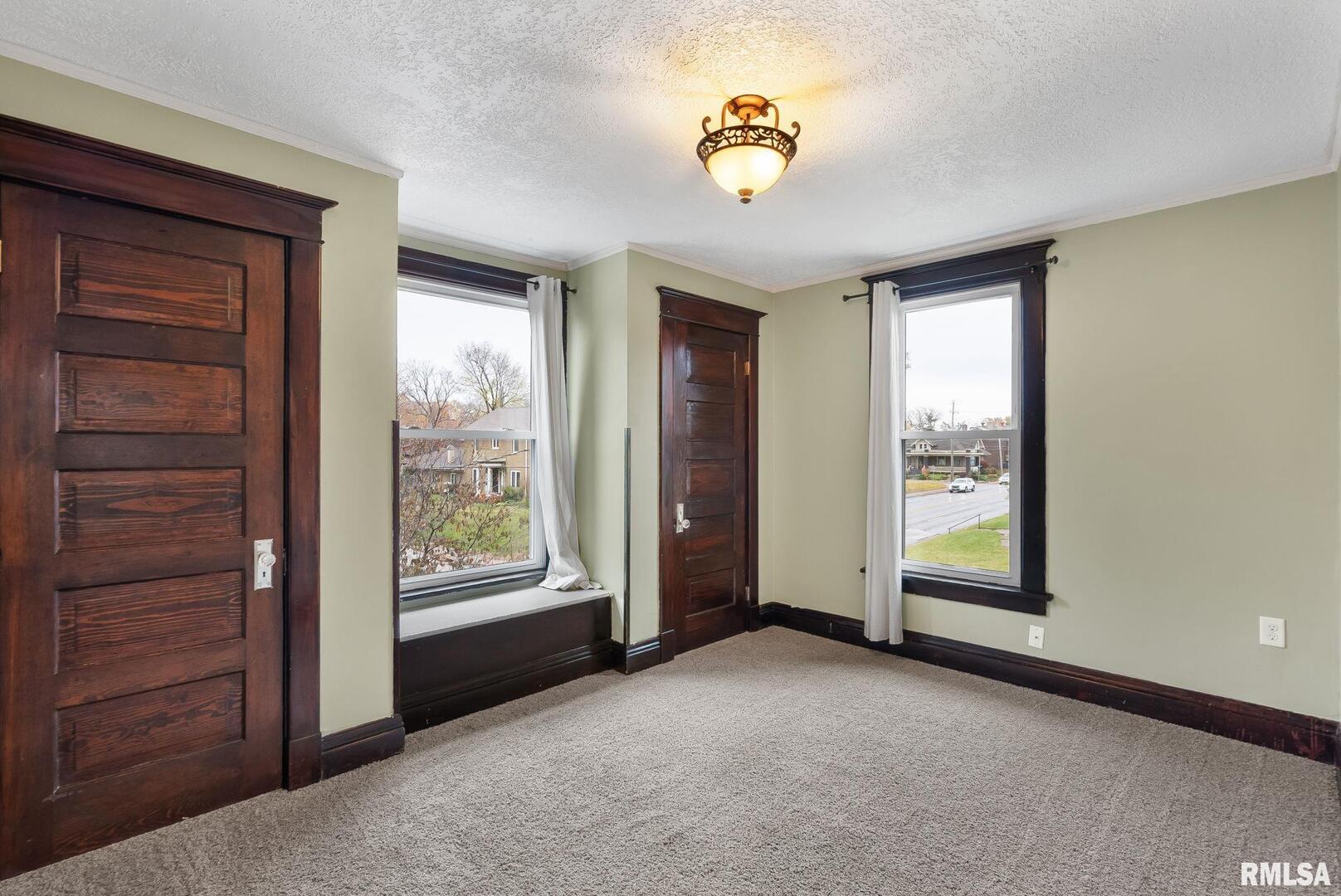 211 E LOCUST Street