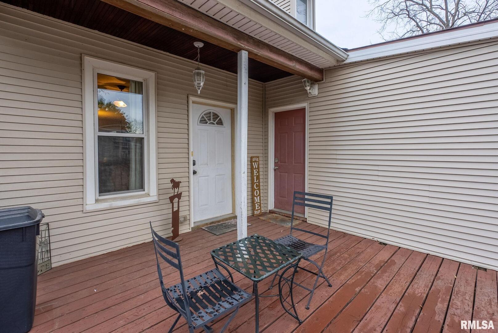 211 E LOCUST Street