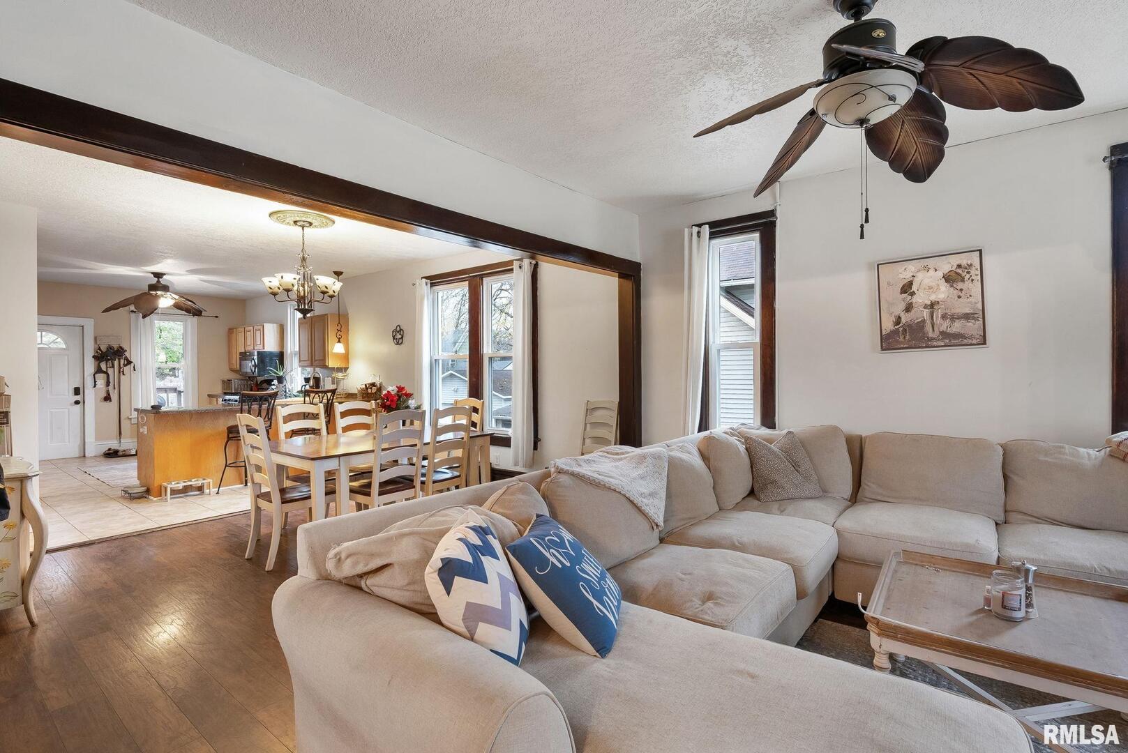 211 E LOCUST Street